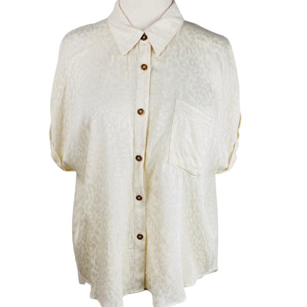 CHEETAH PRINT BUTTON DOWN